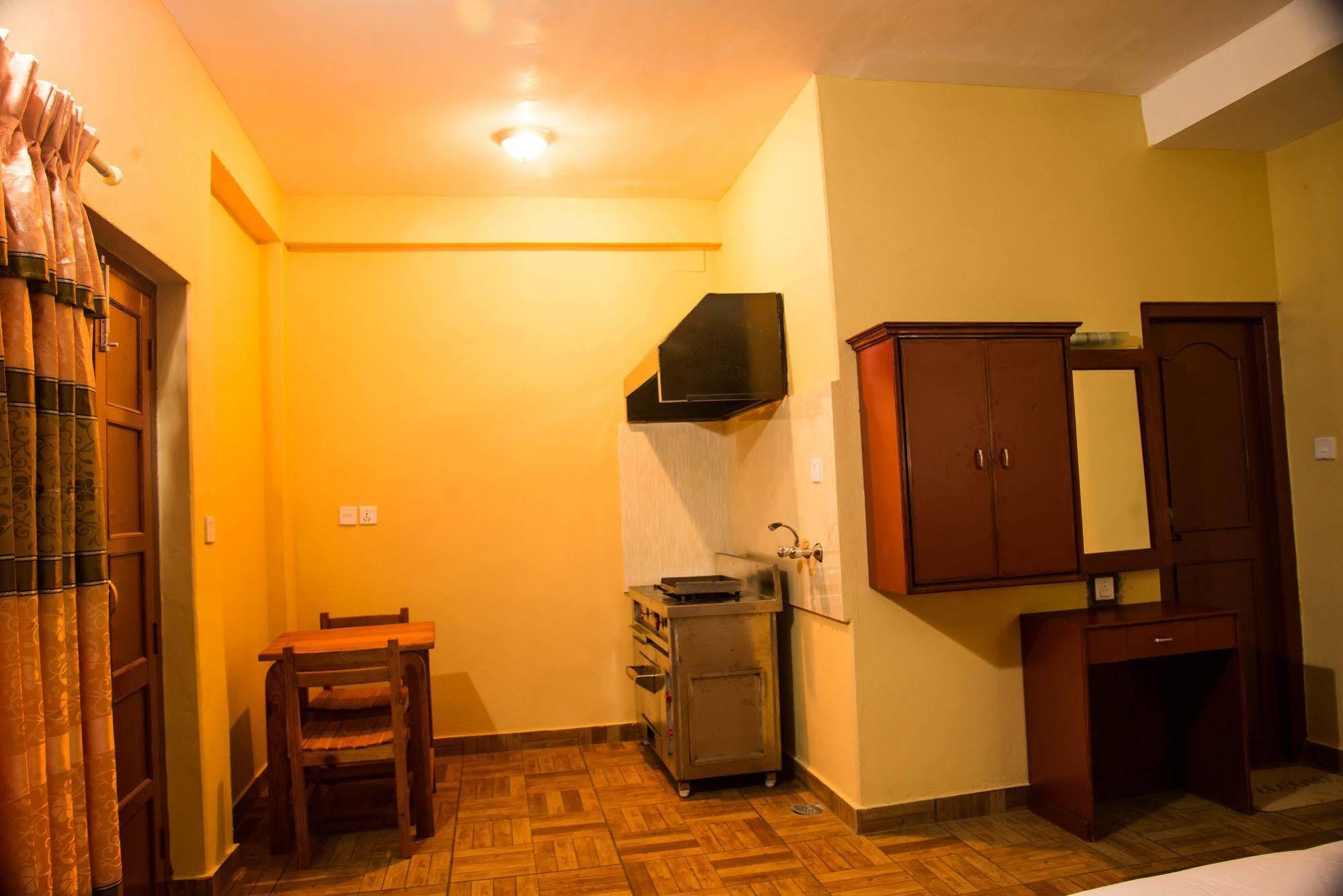 Hotel Tourist Residency Ποκάρα Εξωτερικό φωτογραφία