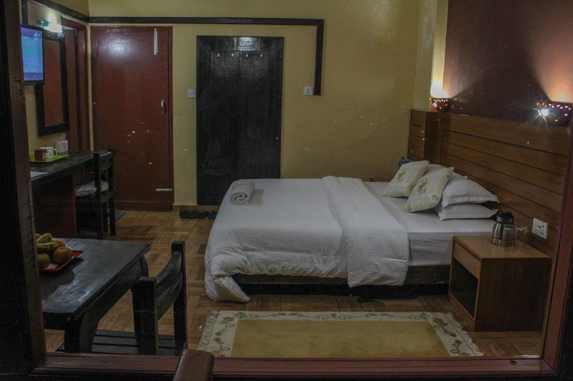 Hotel Tourist Residency Ποκάρα Εξωτερικό φωτογραφία
