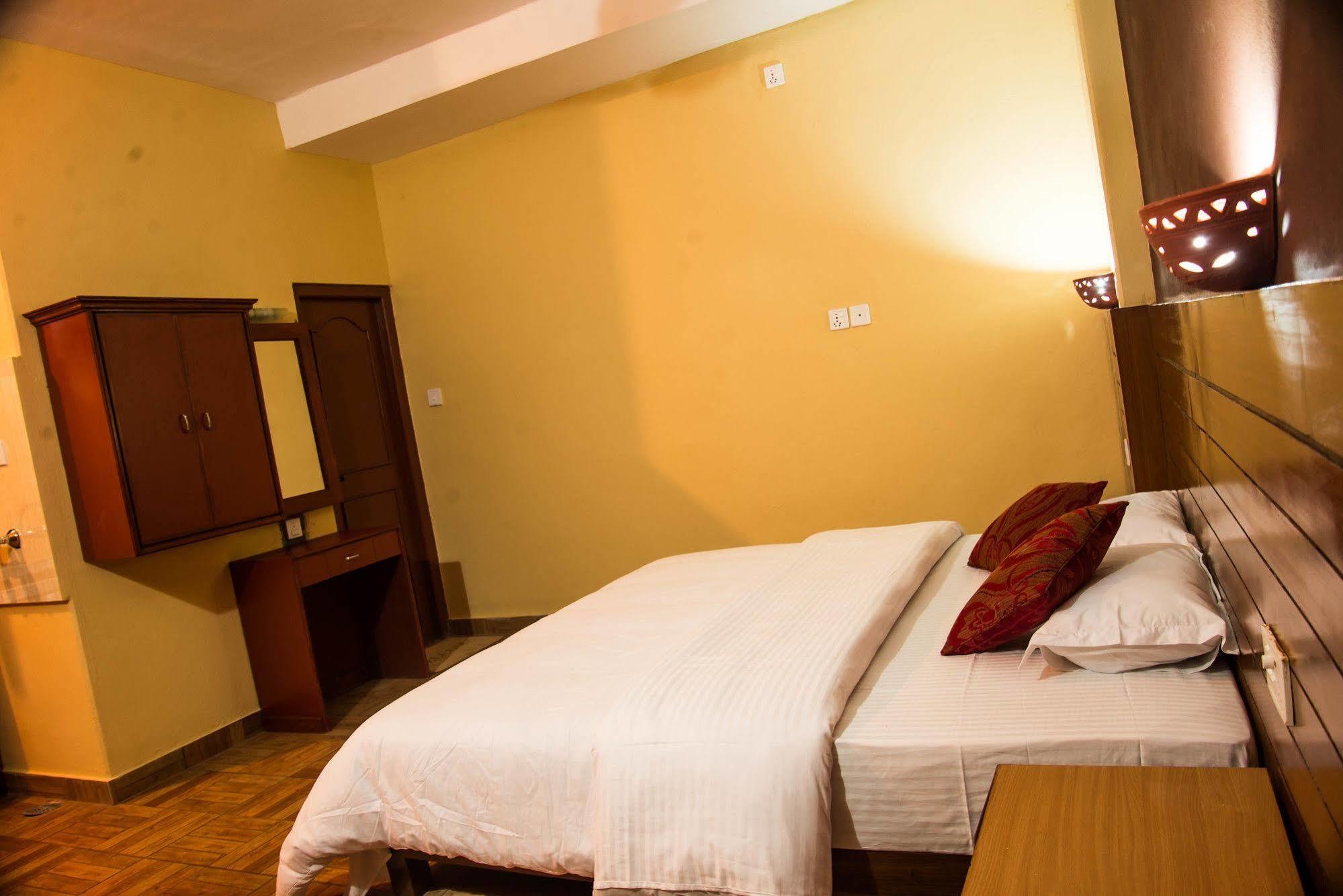 Hotel Tourist Residency Ποκάρα Εξωτερικό φωτογραφία